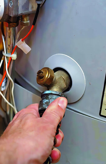 https://trigghotwater.com.au/uploads/2025/06/hot-water-servicing-21854.jpg