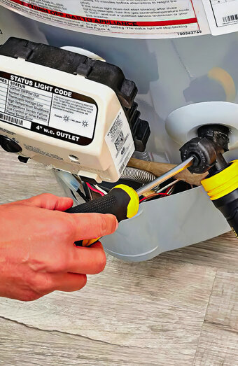 https://trigghotwater.com.au/uploads/2025/06/hot-water-servicing-70528.jpg